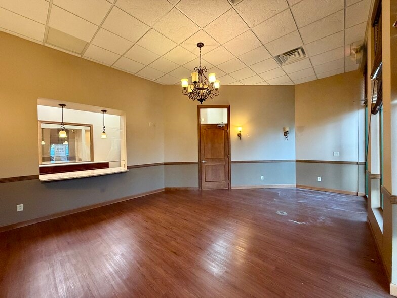 More Photos Of 2127 Midlands Ct, Sycamore Medical For Lease
