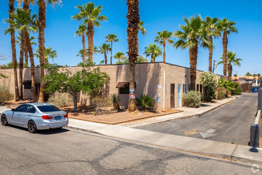 Primary Photo Of 3838-3856 Raymert Dr, Las Vegas Loft Creative Space For Sale