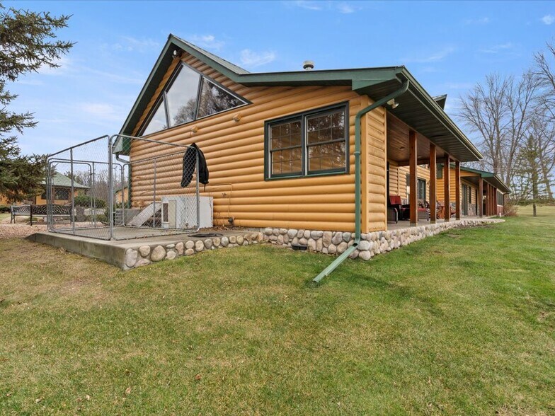 More Photos Of 21998 Lasalle Ave NW, Puposky Specialty For Sale