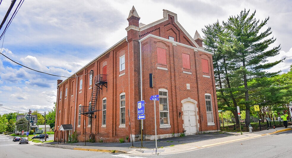 Primary Photo Of 4207 Gallatin St, Hyattsville Sorority Fraternity House For Lease