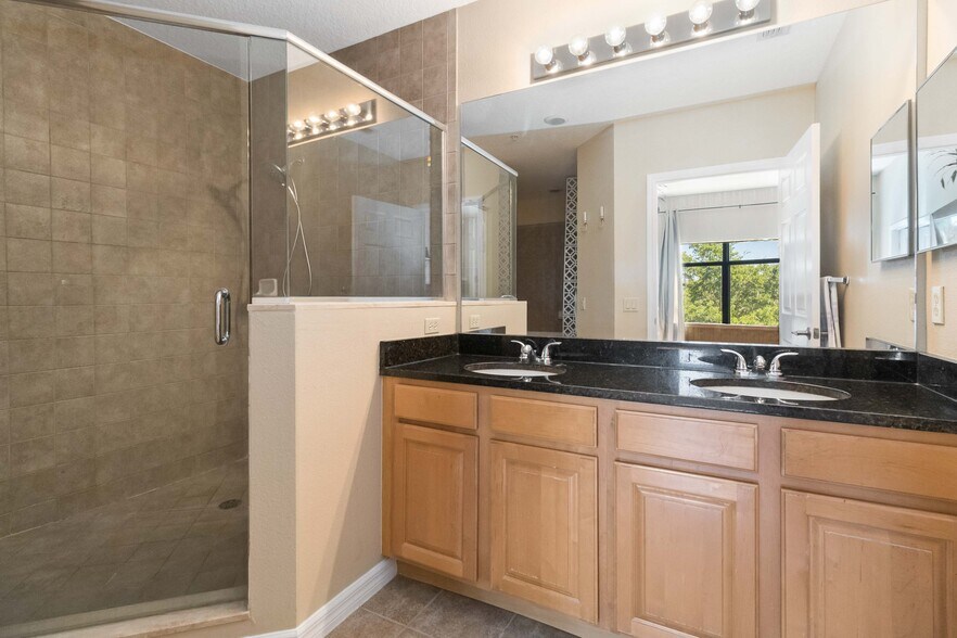 More Photos Of 3730 Avalon Park East Blvd, Orlando Office Residential For Sale