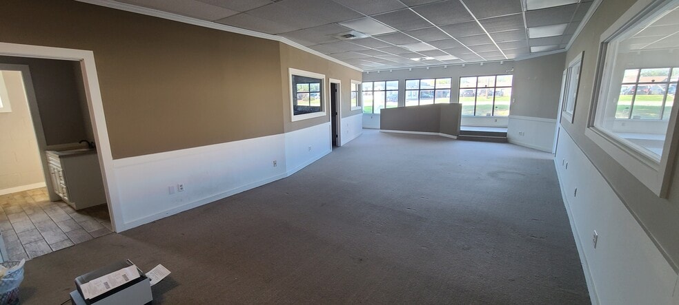 More Photos Of 5406 South Bay Rd, North Syracuse Freestanding For Lease