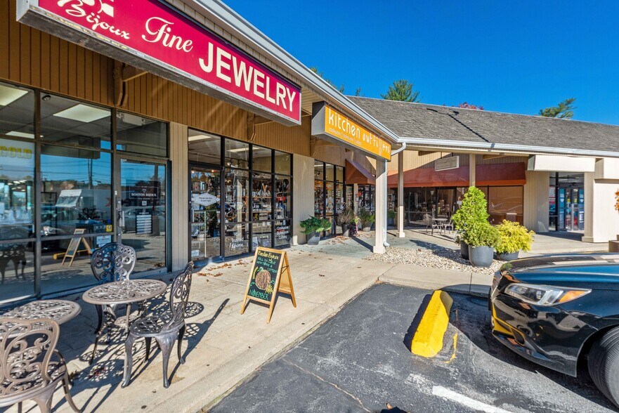 More Photos Of 340-344 Great Rd, Acton Unknown For Lease