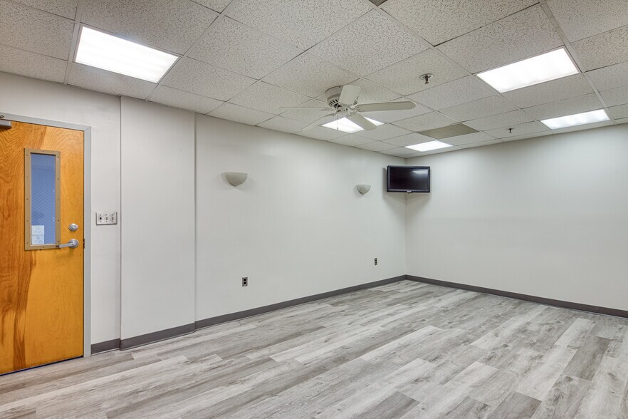 More Photos Of 700 Independence Cir, Virginia Beach Medical For Lease