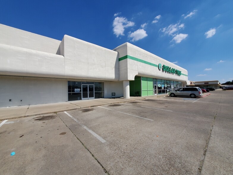 Primary Photo Of 1270 N Mechanic St, El Campo Drugstore For Lease