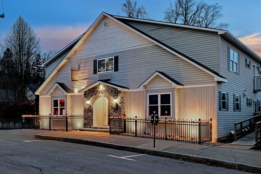 More Photos Of 12 McGillis Ave, Lake George Hotel For Sale