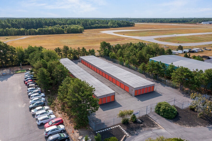 More Photos Of 204R S Meadow Rd, Plymouth Self Storage For Sale