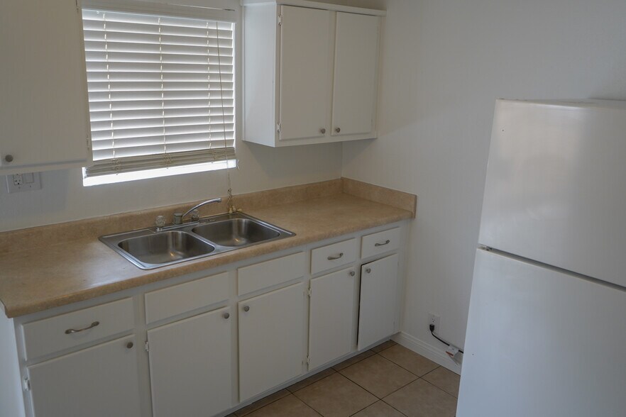 More Photos Of 1235 Clavel Ave, Ventura Apartments For Sale