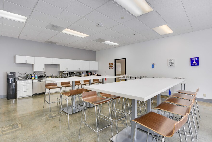 More Photos Of 1215 Terra Bella Ave, Mountain View Unknown For Lease