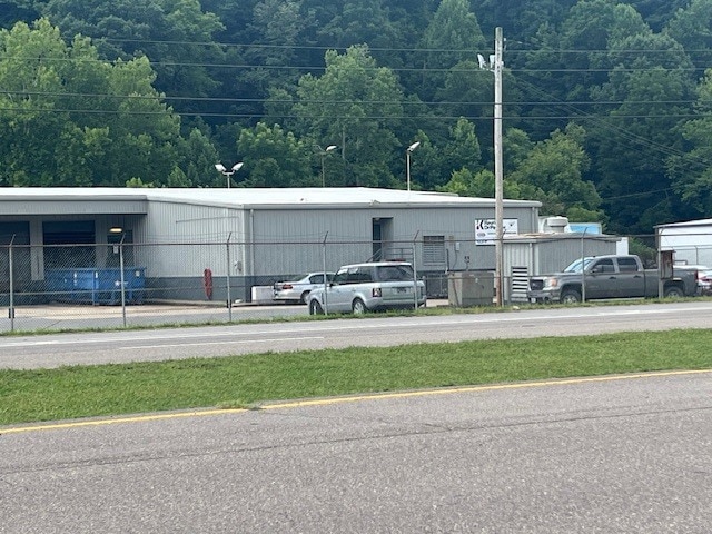 More Photos Of 3365 E Stone Dr, Kingsport Truck Terminal For Sale