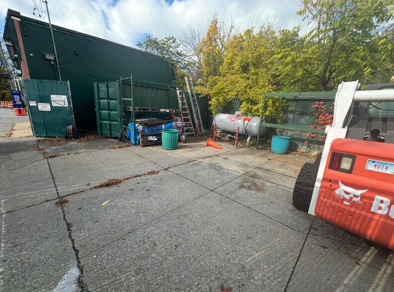 More Photos Of 4 Riversville Road Rd, Greenwich Land For Lease