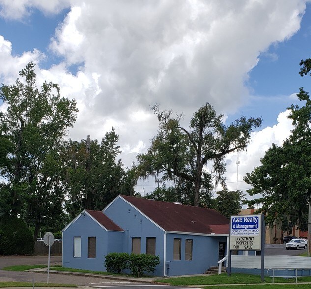 More Photos Of 2205 Apalachee Pky, Tallahassee Restaurant For Sale