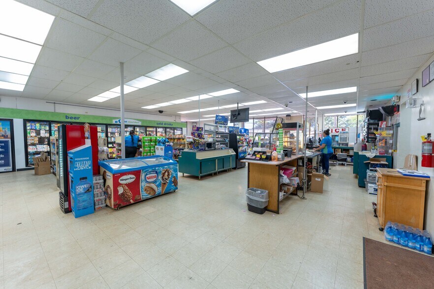 More Photos Of 8171 Kekaha Rd, Kekaha Storefront For Sale