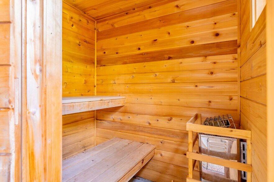 More Photos Of 5355 NY-212 Rt, Mount Tremper Hotel For Sale