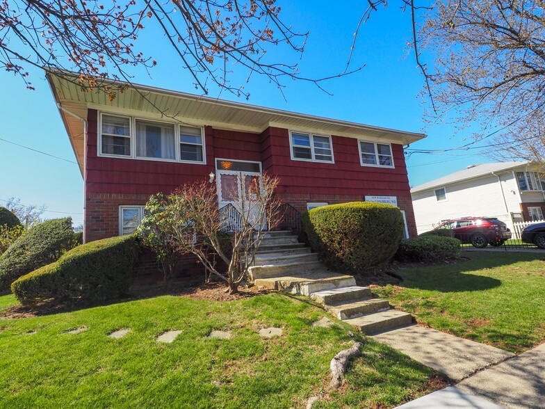 Primary Photo Of 1039 Richmond Rd, Staten Island Medical For Sale