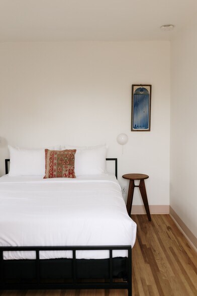 More Photos Of 220 W Manhattan Ave, Santa Fe Hotel For Sale