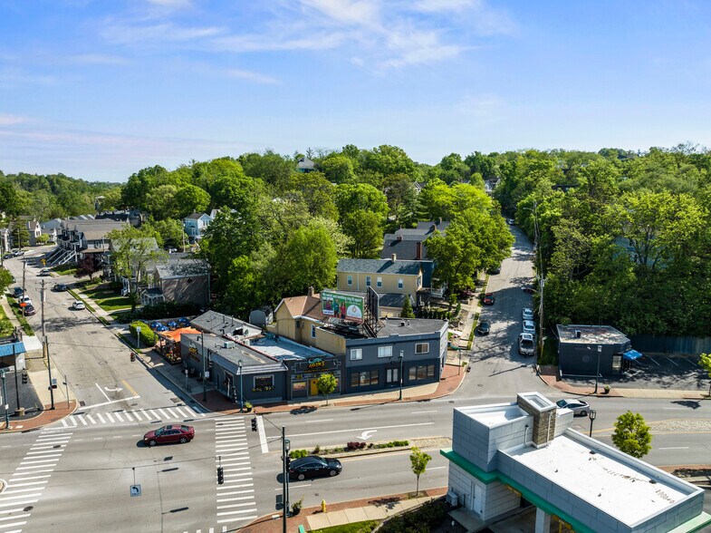 More Photos Of 3538 Columbia Pky, Cincinnati Restaurant For Sale