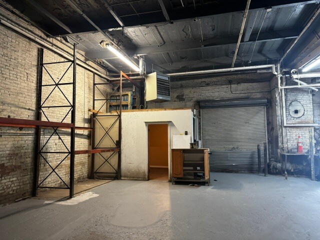 More Photos Of 551 Stewart Ave, Brooklyn Warehouse For Lease