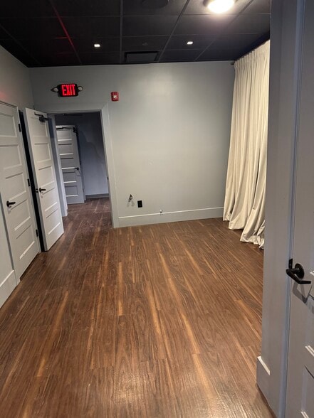 More Photos Of 80 Main St, New Canaan Storefront For Lease