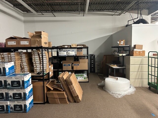 More Photos Of 470 Maryland Dr, Fort Washington Light Distribution For Lease