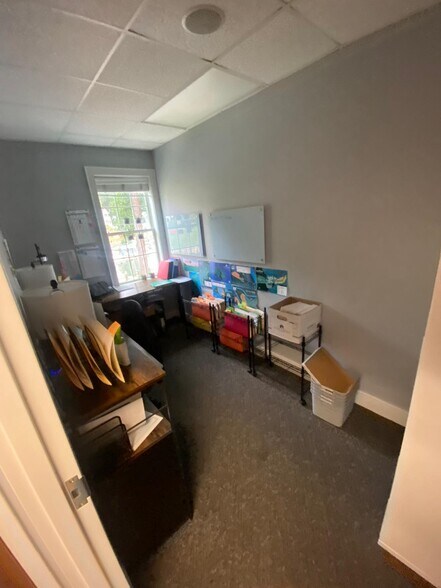 More Photos Of 200 N Harbor Pl, Davidson Storefront Retail Office For Lease