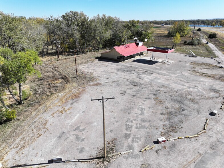 More Photos Of 14417 S L-56d, Brady Convenience Store For Sale