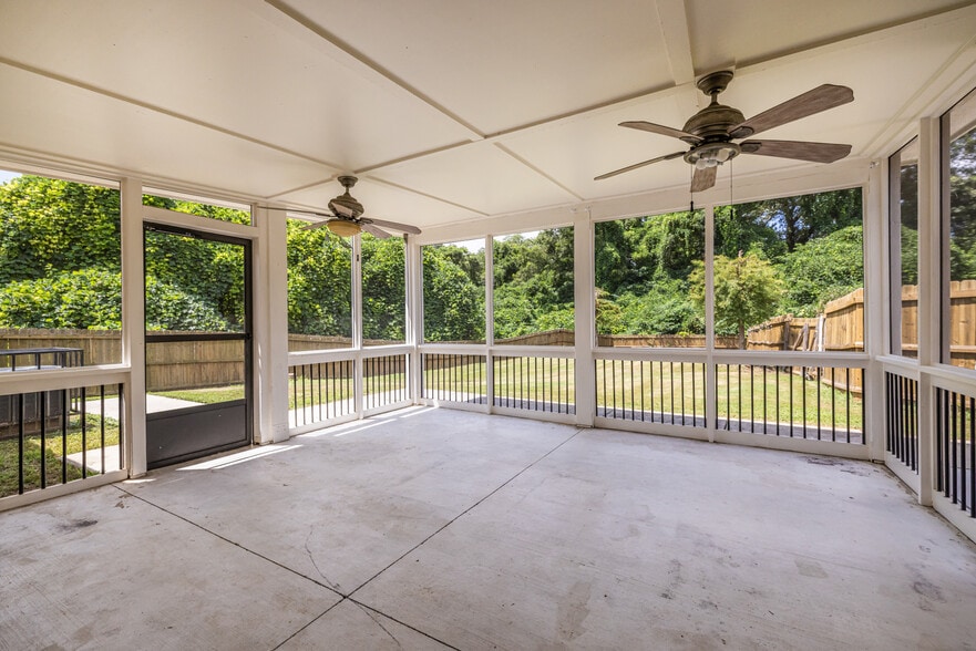 More Photos Of 1651 Pryor Rd SW, Atlanta Loft Creative Space For Sale