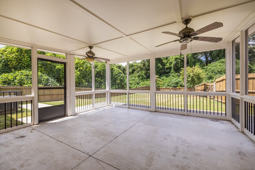 More Photos Of 1651 Pryor Rd SW, Atlanta Loft Creative Space For Sale