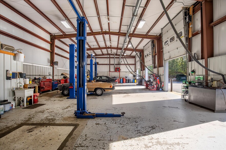 More Photos Of 7 Colonel Dr, Bourne Auto Repair For Sale