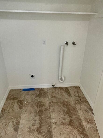 More Photos Of 523 Avenue G, Redondo Beach Apartments For Sale