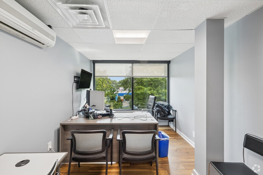 More Photos Of 523 Hollywood Ave, Cherry Hill Office For Lease
