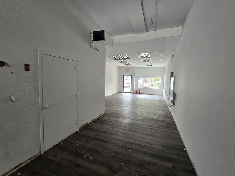 More Photos Of 88 Main St, Madison Freestanding For Sale