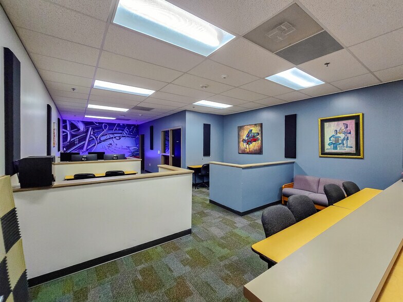 More Photos Of 2810 S US Highway 1, Fort Pierce General Retail For Sale