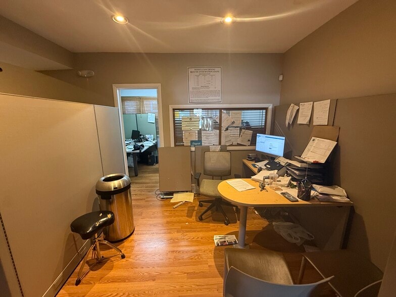 More Photos Of 5309 Kenilworth Ave, Riverdale Office For Sale