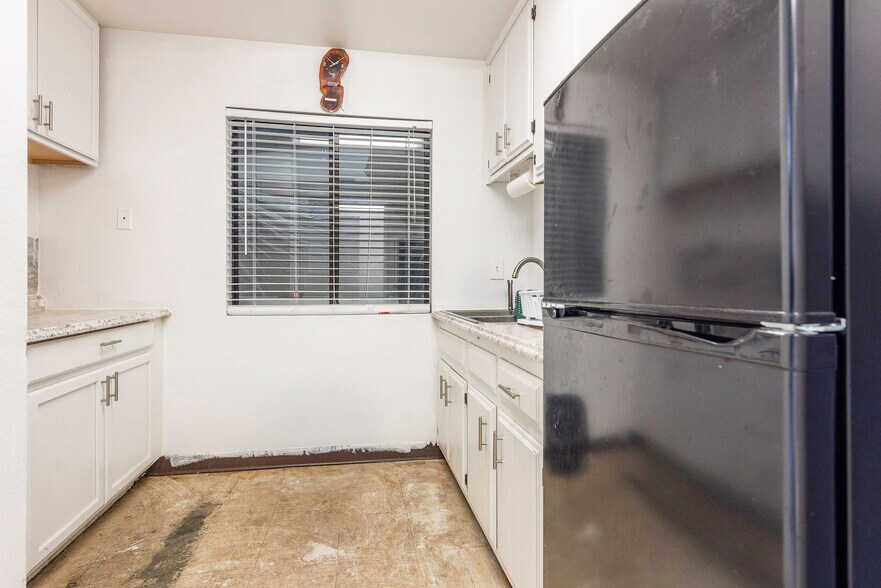 More Photos Of 1247 S Buena Vista St, San Jacinto Warehouse For Sale