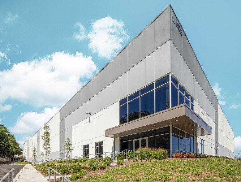 More Photos Of 2125 McCarter Hwy, Newark Warehouse For Lease
