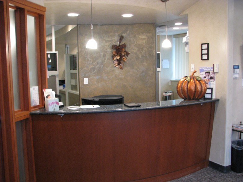 More Photos Of 1001 S Perry St, Castle Rock Medical For Sale