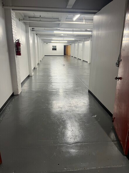 More Photos Of 1100 River St, Ridgefield Warehouse For Lease