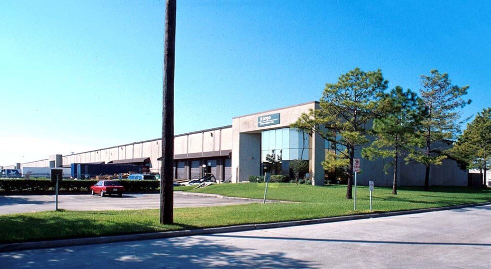 More Photos Of 9500-9540 Clay Rd, Houston Distribution For Lease