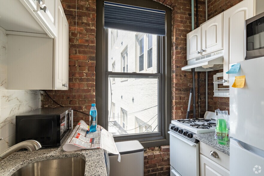 More Photos Of 14-16 Broad St, Red Bank Loft Creative Space For Lease