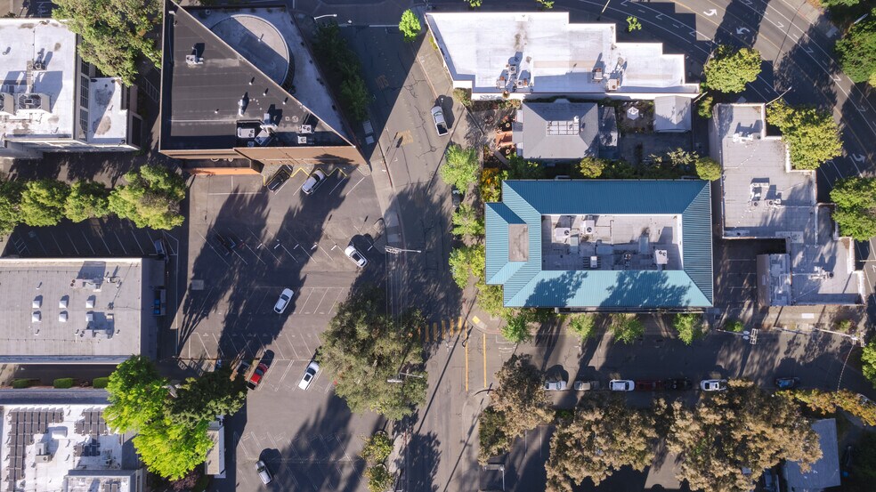 More Photos Of 815 5th St, Santa Rosa Office For Lease