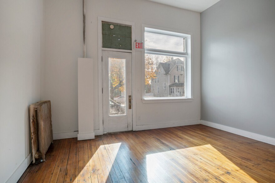 More Photos Of 226-228 Sargeant St, Holyoke Storefront For Lease