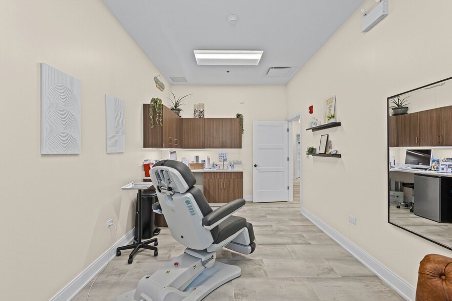 More Photos Of 11240 W Laraway Rd, Frankfort Storefront Retail Office For Sale