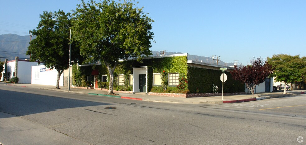 More Photos Of 924-926 S Primrose Ave, Monrovia Warehouse For Lease