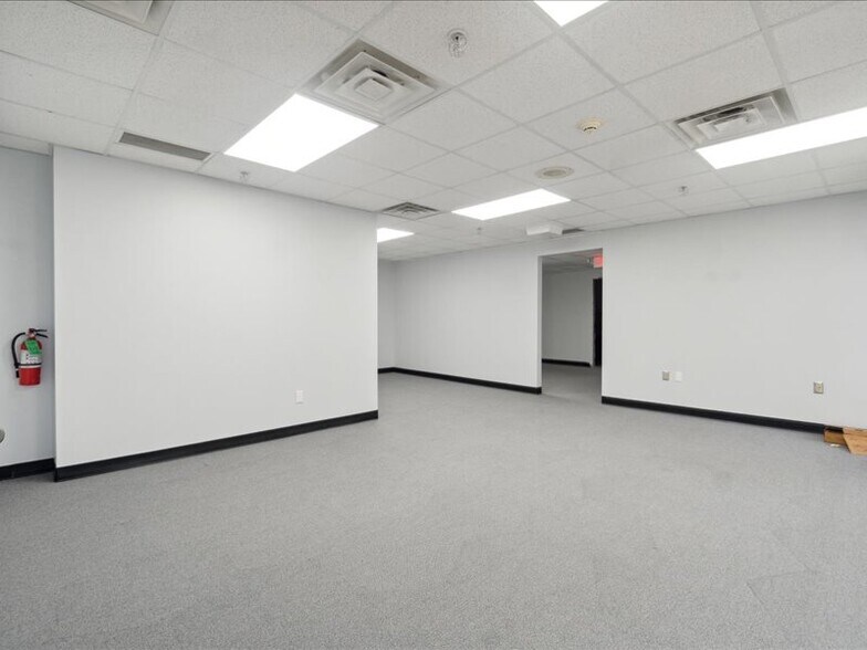 More Photos Of 1100 W Saginaw St, Lansing Medical For Sale