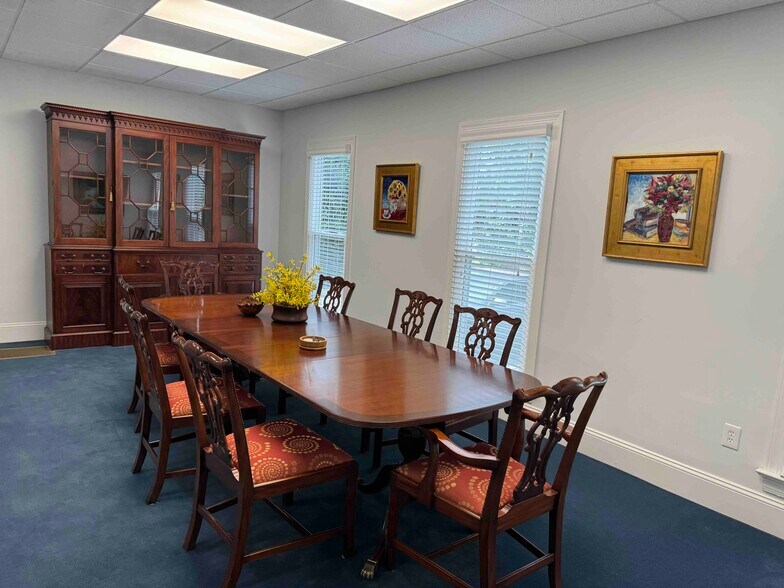 More Photos Of 2602 W Roosevelt Blvd, Monroe Loft Creative Space For Lease