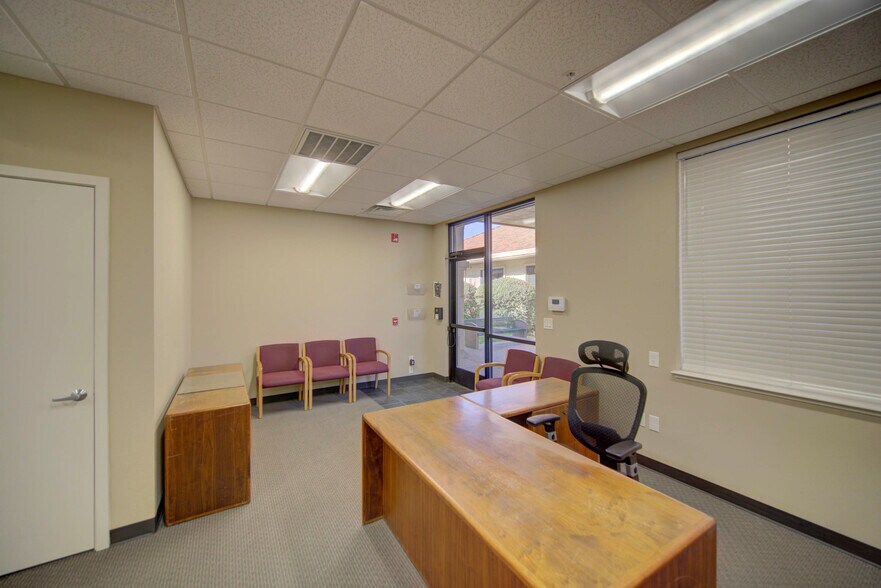 More Photos Of 437 Century Park Dr, Yuba City Office Residential For Lease