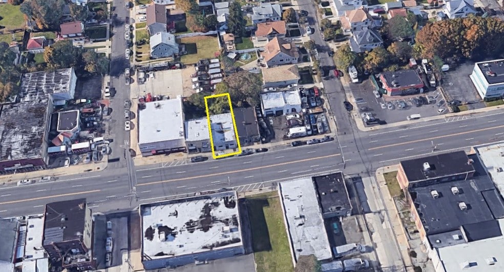 More Photos Of 197-199 N Main St, Freeport Storefront For Sale