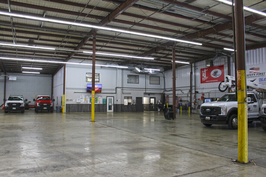 More Photos Of 101 Ritchie Rd, Capitol Heights Warehouse For Sale