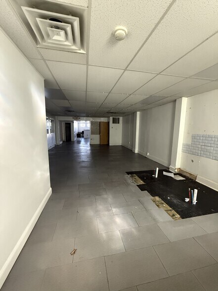 More Photos Of 7618 Ogontz Ave, Philadelphia Office For Sale